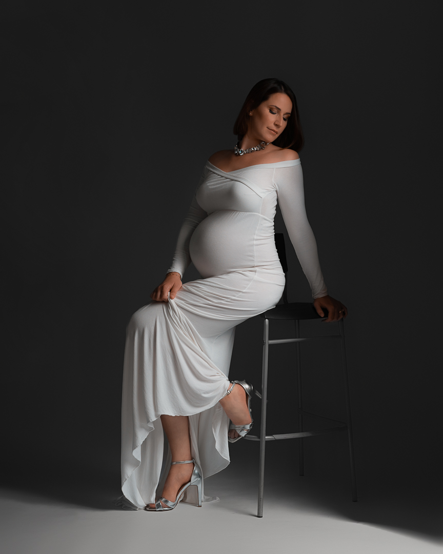 La maternità è un viaggio emozionante e irripetibile. Celebra questo momento speciale con una sessione fotografica che racconta la tua bellezza, la tua forza e l'amore che cresce dentro di te.